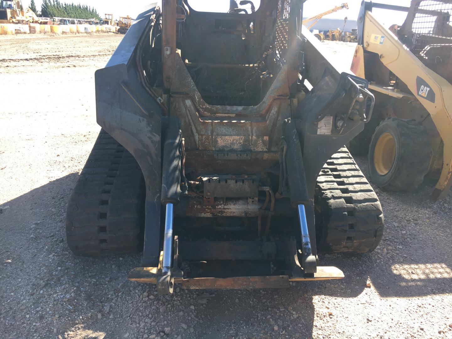 ./imagenes/INVOICE/2019/16213/MINICARGADOR JOHN DEERE_333G (16).JPG